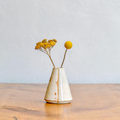 Vertical line Single stem flower bud vase