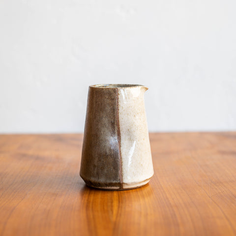 Handleless Pourer